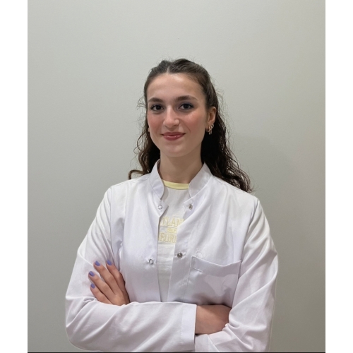 Fizyoterapist Merve Anık
