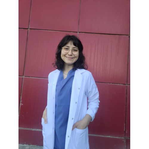 Fizyoterapist Zeynep Yağmur Eledurmuş